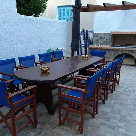 Isola Blu With Courtyard And Bbq. * Galatas (Poros)